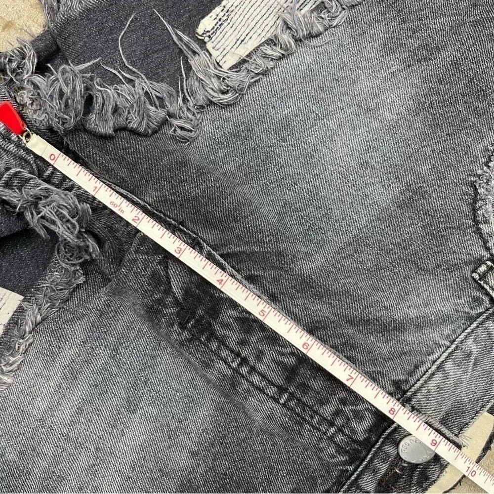 We The Free Distressed Black Jean Short size 27